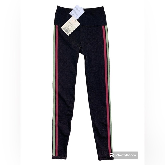 Women’s Fabletics High-Waisted Seamless Stripe Leggings Size XS NWT - Picture 1 of 8